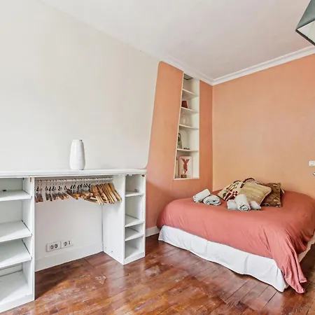 Modern -1br-2p- Le Marais Parigi